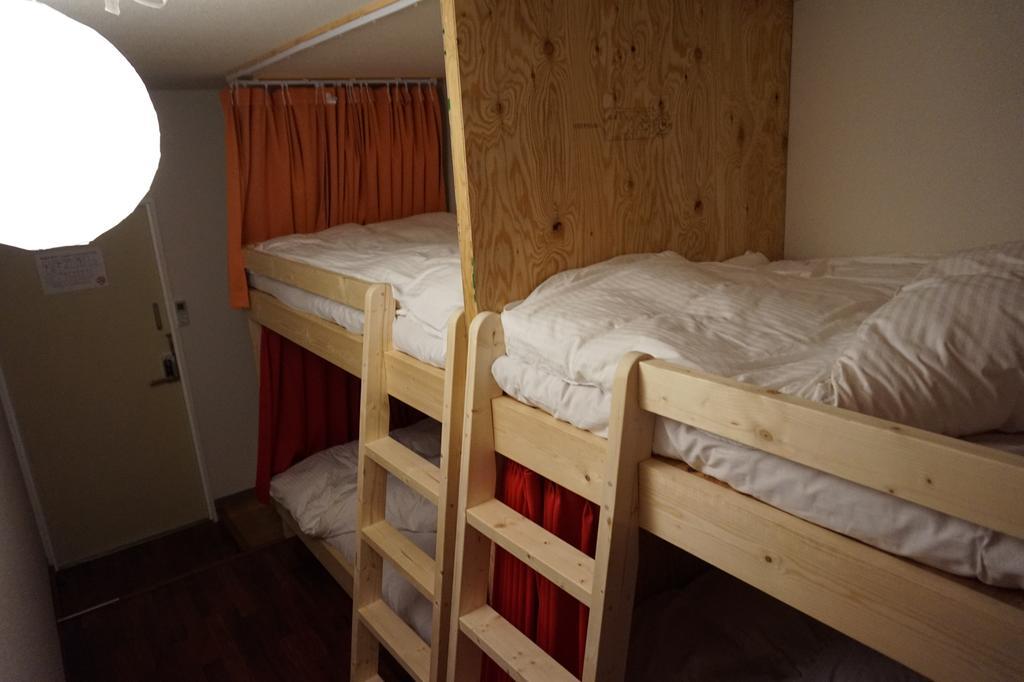 Uni Hostel Osaka Buitenkant foto