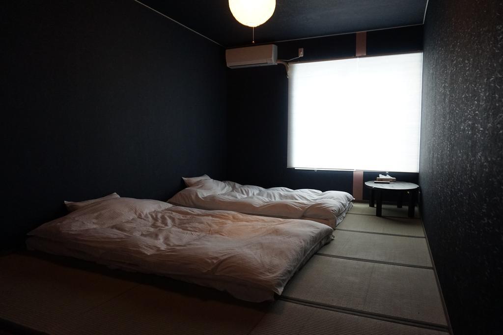 Uni Hostel Osaka Buitenkant foto