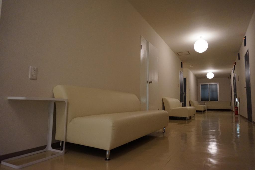 Uni Hostel Osaka Buitenkant foto