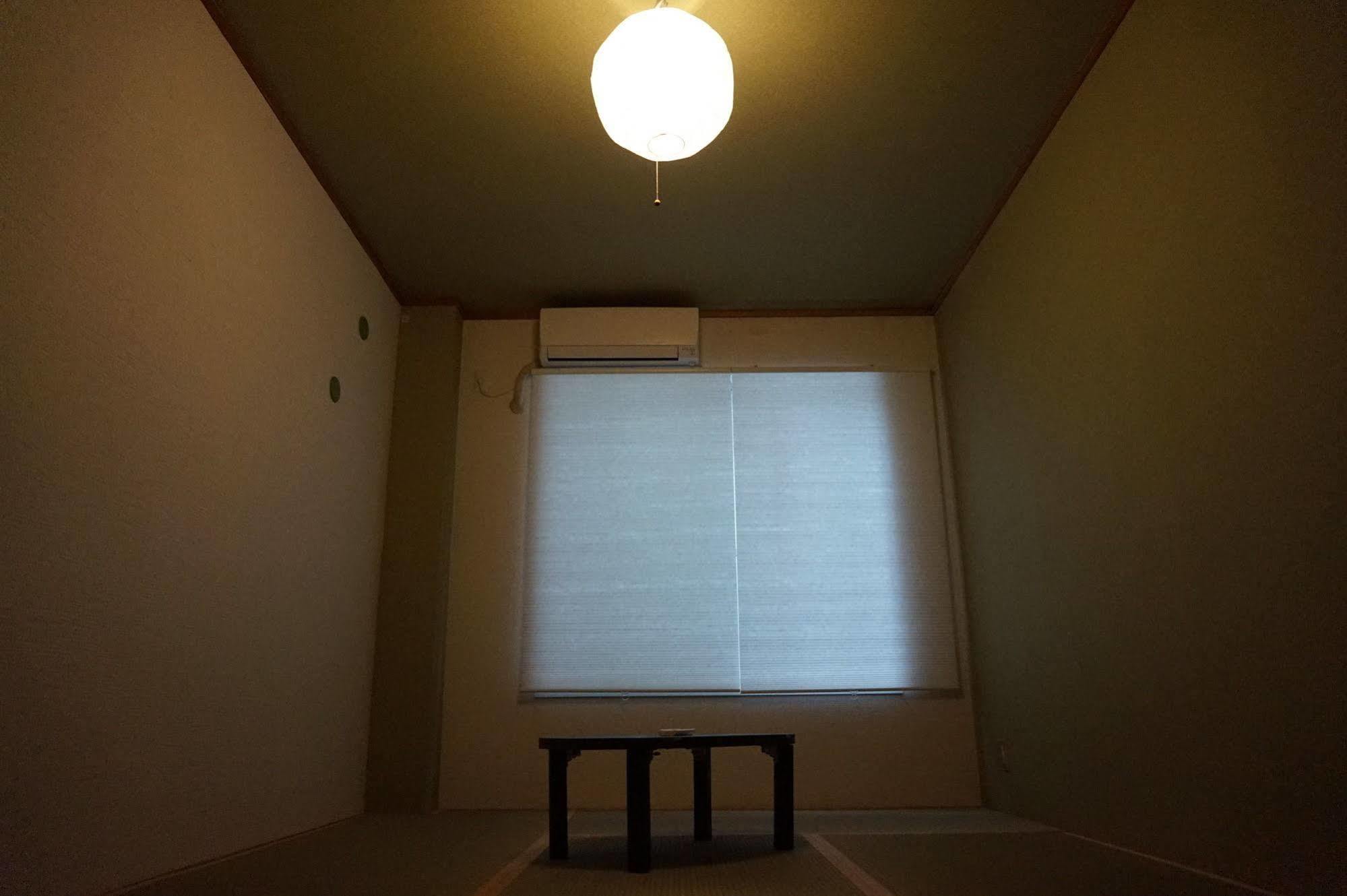 Uni Hostel Osaka Buitenkant foto